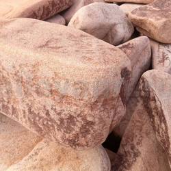 Бут МАЛИНОВЫЙ из песчаника галтованный купить во Владимире